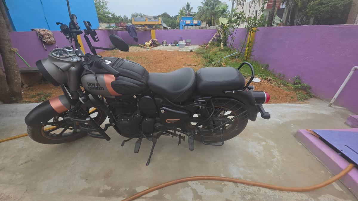 Royal Enfield gun Grey colour 2025 Model 